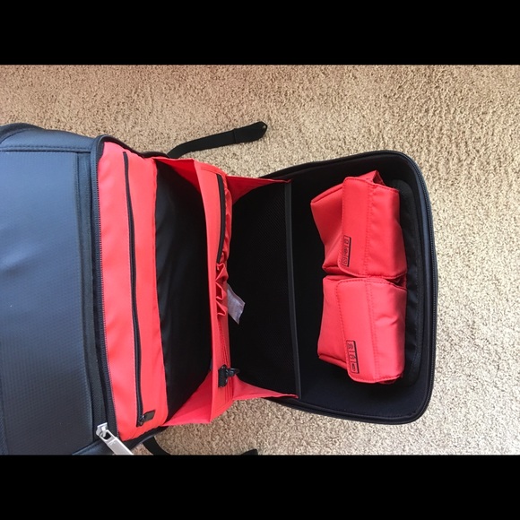 SOLD-Backpack 15.4 - Logitech Kinetik - Dead Stock - Picture 6 of 7